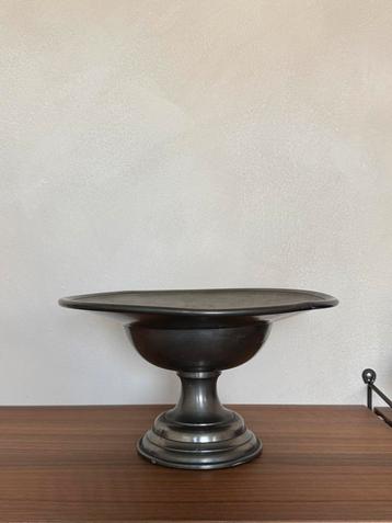 Vintage pewter schaal op voet oude tin pedestal footed bowl beschikbaar voor biedingen