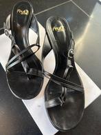 Fru It open sandaaltjes zwart met klein hakje maat 39,5, Ophalen of Verzenden, Zo goed als nieuw, Zwart, Sandalen of Muiltjes