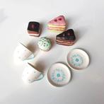 Toy set of 2 cups, 2 plates and 4 cakes, NEW, Ophalen of Verzenden, Nieuw, Gebruiksvoorwerp