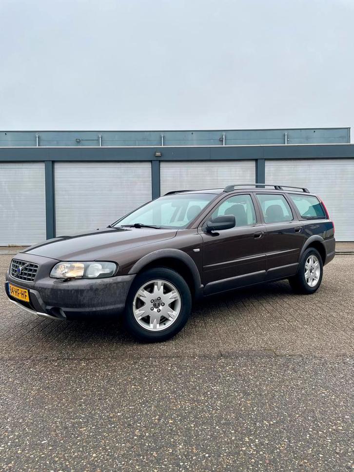 Volvo XC70 2.4T 2001 / AUTOMAAT / LEER / TREKHAAK / NETJES!!, Auto's, Volvo, Particulier, XC70, 4x4, ABS, Airbags, Airconditioning