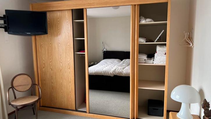 svedex klerenkast 3deuren incl 1 spiegel(2,3m hoog 2,75m br), Huis en Inrichting, Kasten | Lockerkasten, Zo goed als nieuw, Ophalen