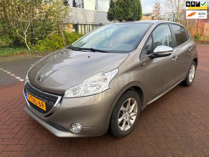 Peugeot 208 1.2 VTi Style / Navi / PDC / 5-drs, Auto's, Peugeot, Bedrijf, Te koop, ABS, Airbags, Airconditioning, Bluetooth, Boordcomputer