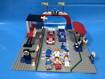 Lego classic spitstop beschikbaar voor biedingen