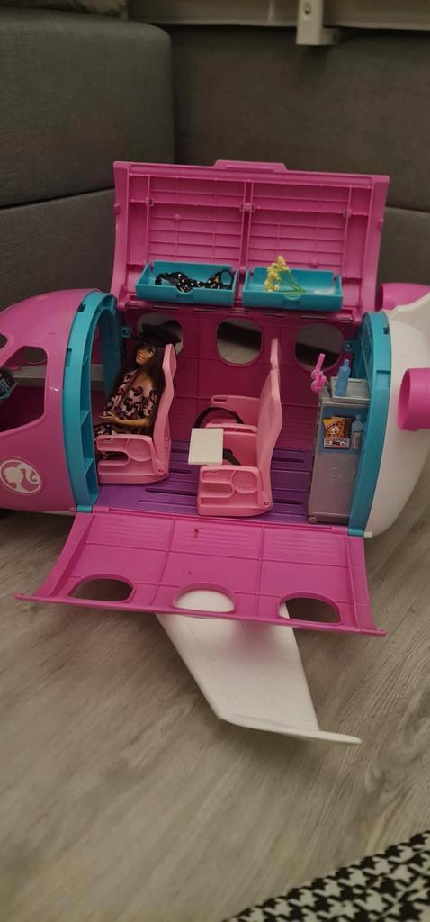 Barbie Vliegtuig met Pop & Accessoires, Kinderen en Baby's, Speelgoed | Poppen, Zo goed als nieuw, Barbie, Ophalen