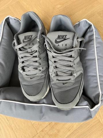 Nike Air  grijze wandel/sportschoenen maat 43