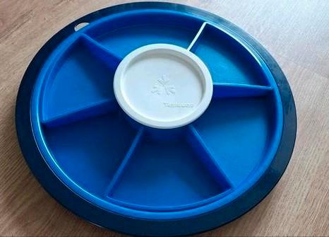 Serveerschaal van Tupperware en schenkkan, Huis en Inrichting, Keuken | Tupperware, Zo goed als nieuw, Schaal, Blauw, Crème, Ophalen of Verzenden