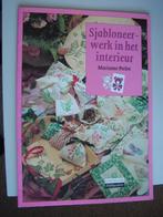 Sjabloneerwerk in het interieur van Marianne Perlo, Ophalen of Verzenden, Zo goed als nieuw, Overige onderwerpen