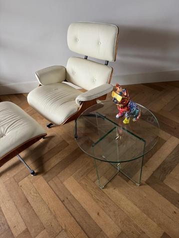 Elegant rond glazen bijzettafeltje beschikbaar voor biedingen