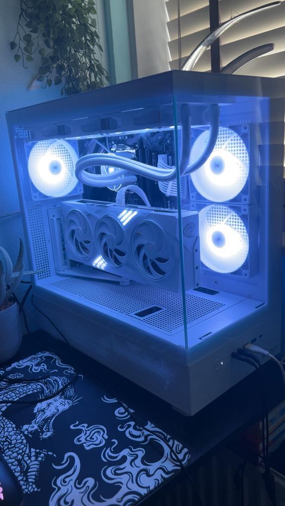 Ryzen 7 / RTX 5070 gaming / 32GB RAM / 750W PSU / MOET WEG!!, Spelcomputers en Games, Games | Pc, Zo goed als nieuw, 1 speler