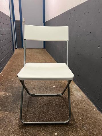 Klapstoelen 4 voor €15 beschikbaar voor biedingen