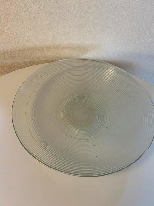 Glazen schaal super groot, Huis en Inrichting, Woonaccessoires | Schalen en Manden, Zo goed als nieuw, Schaal, Rond, Glas, Ophalen
