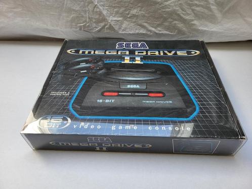 Sega Mega Drive II [CIB] met Sonic incl. boxprotector, Spelcomputers en Games, Spelcomputers | Sega, Refurbished, Mega Drive, Met 2 controllers
