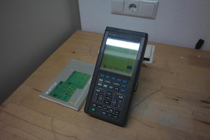 pm 50mhz series 2 ScopeMeter /multimeter ( fluke ) pm97, Doe-het-zelf en Verbouw, Meetapparatuur, Multimeter, Ophalen of Verzenden