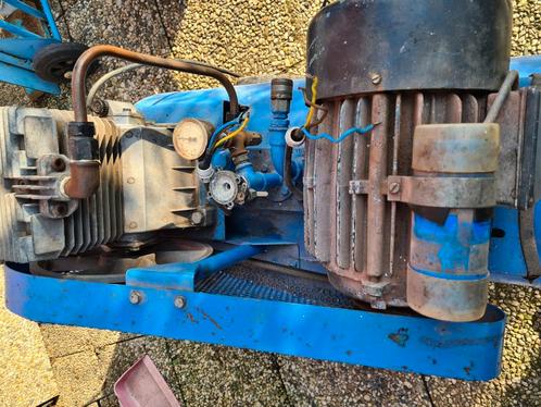 Compressor industrieel,  druk regelaar ontbreekt 10 bar, Doe-het-zelf en Verbouw, Compressors, Gebruikt, Ophalen