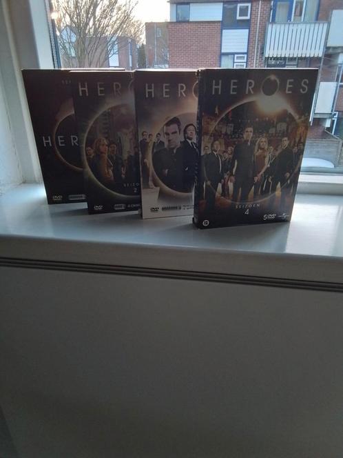 Heroes compleet 1-4 NLO, Cd's en Dvd's, Dvd's | Tv en Series, Zo goed als nieuw, Vanaf 12 jaar, Ophalen of Verzenden