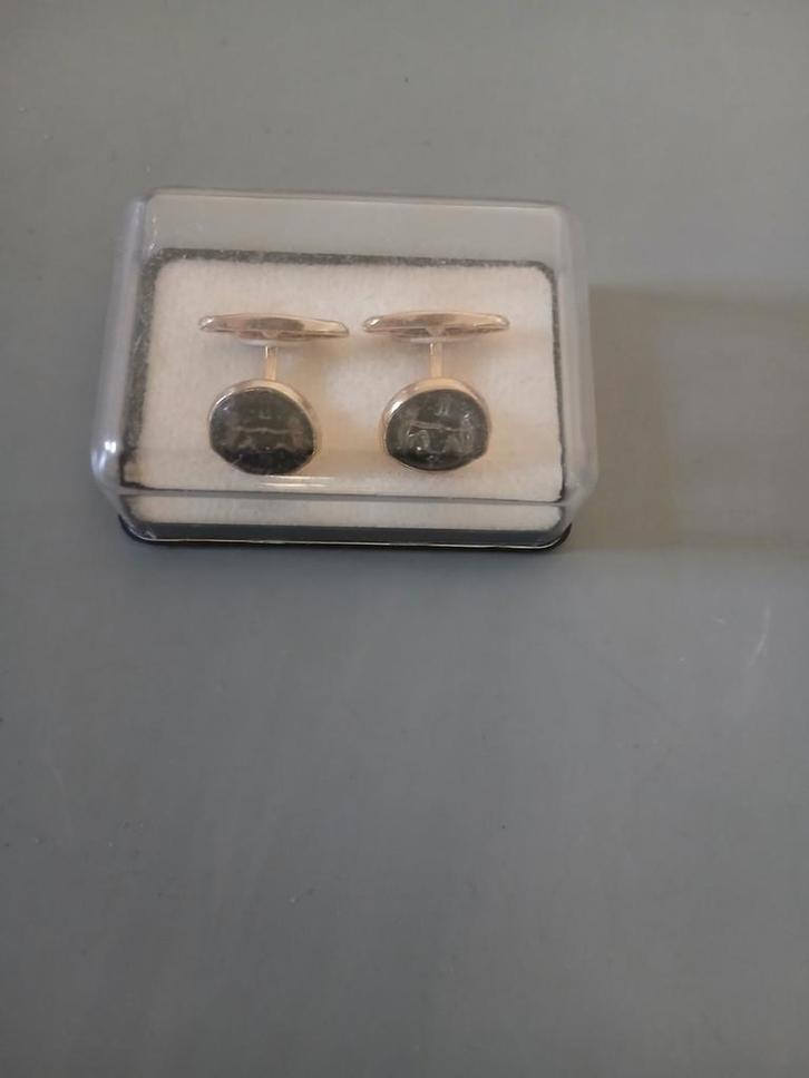 Vintage manchetknopen – goudkleurig met zwarte s, Sieraden, Tassen en Uiterlijk, Edelstenen, Zo goed als nieuw, Ophalen of Verzenden