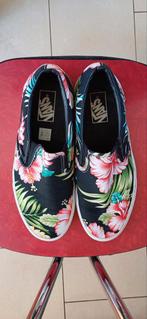 Vans gebloemd (hibiscus) maat 41, Kleding | Dames, Schoenen, Ophalen of Verzenden, Zo goed als nieuw, Zwart, Sneakers of Gympen