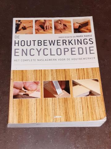 De houtbewerkings encyclopedie beschikbaar voor biedingen