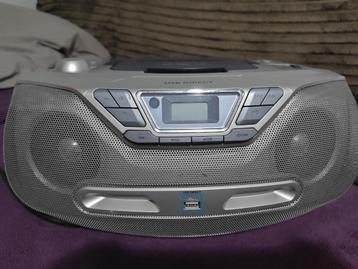 Radio AZI 830 Sound machine met USB beschikbaar voor biedingen