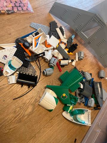 Lego Vliegtuig Onderdelen - Niet Compleet beschikbaar voor biedingen