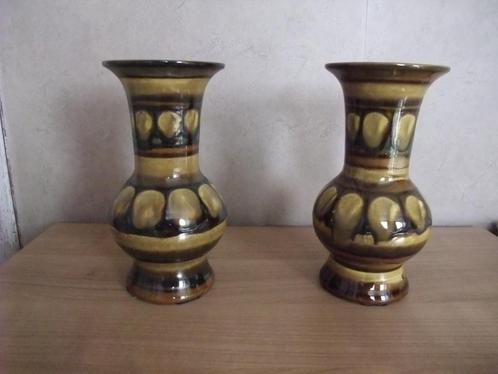 Vaasjes 2x Vintage Hand Werk zeer apart mooie vintage kleur, Huis en Inrichting, Woonaccessoires | Vazen, Zo goed als nieuw, Overige kleuren