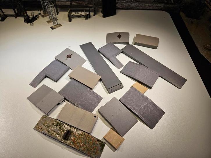 Perrondelen perron N spoor trein 1:160, Hobby en Vrije tijd, Modeltreinen | N-Spoor, Gebruikt, Brug, Tunnel of Gebouw, Gelijkstroom of Wisselstroom