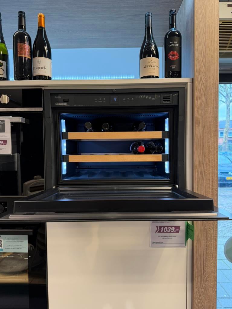 Liebherr WKEgb 582-21 Wijnkoeler *nismaat 45, Witgoed en Apparatuur, Koelkasten en IJskasten, Ophalen, Zonder vriesvak, Minder dan 85 cm
