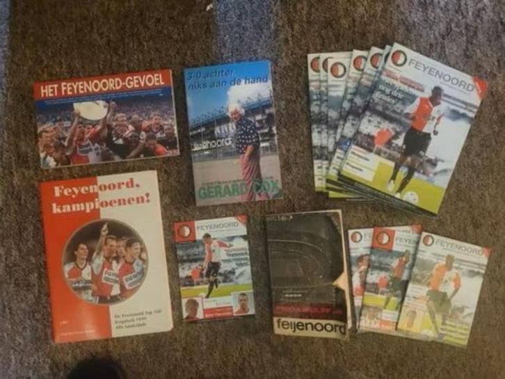 Feyenoord Boeken en Magazines Collectie voetbal memorabilia, Verzamelen, Sportartikelen en Voetbal, Zo goed als nieuw, Boek of Tijdschrift