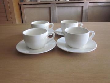 Pagnossin 4 witte cappucino koppen D9cm H6cm schotels D15cm beschikbaar voor biedingen