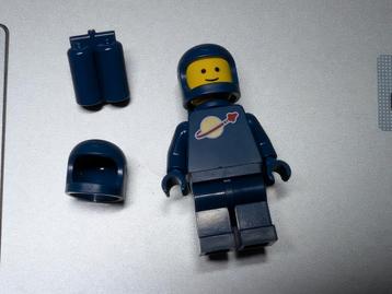 Lego Classic space helm en luchtfles dark blue(donker blauw) beschikbaar voor biedingen