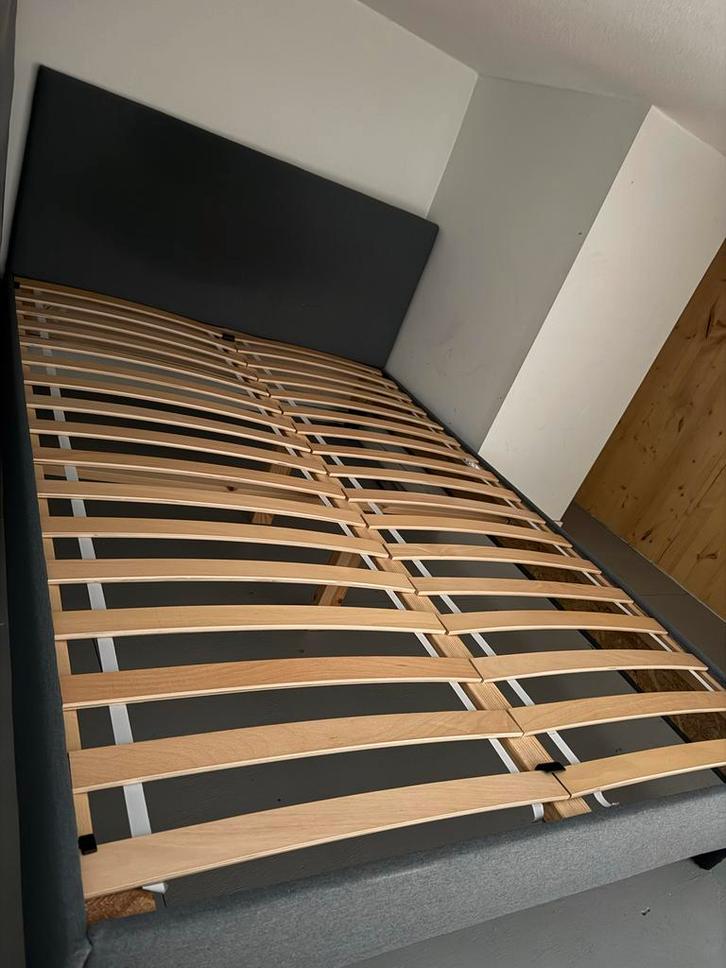 IKEA Malm bedframe 140x200 grijs - Amsterdam, Huis en Inrichting, Slaapkamer | Bedden, Gebruikt, Twijfelaar, 140 cm, 200 cm, Grijs
