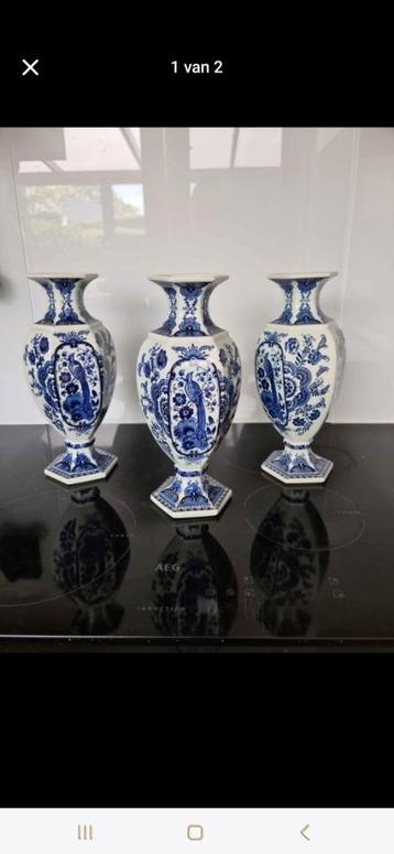 Delfs blauwe vazen beschikbaar voor biedingen