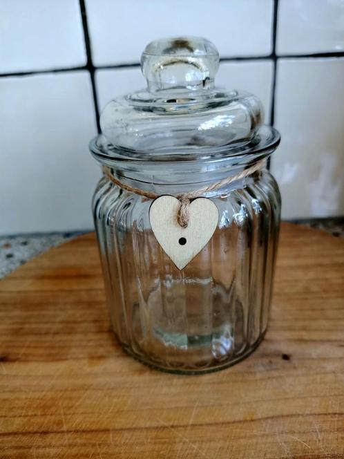 Glazen potje met deksel en houten hartje., Huis en Inrichting, Keuken | Potten en Pannen, Zo goed als nieuw, Pot, Bus of Blik