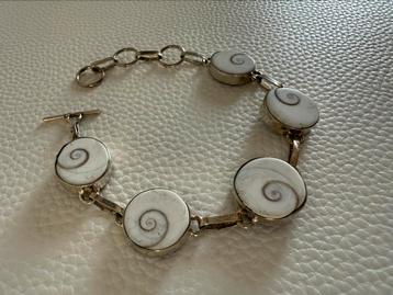 Q194/Zilveren SHIVA Shell armband beschikbaar voor biedingen