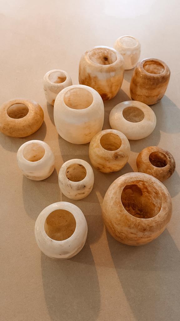 Alabaster Waxinelichthouders Set, Huis en Inrichting, Woonaccessoires | Kandelaars en Kaarsen, Zo goed als nieuw, Kaars, Minder dan 25 cm