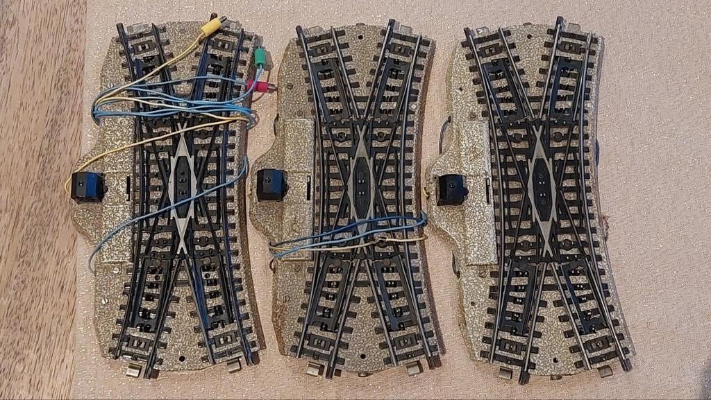 1 Märklin elektrische kruiswisselrails 5128, Hobby en Vrije tijd, Modeltreinen | H0, Wisselstroom, Gebruikt, Rails, Ophalen of Verzenden