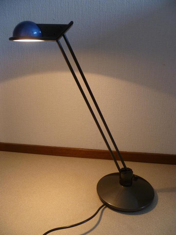 Metalarte Anade tafel/bureaulamp Josep Lluscá in 1984., Huis en Inrichting, Lampen | Tafellampen, Gebruikt, Minder dan 50 cm, Kunststof