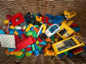 Duplo Stenen en Toet Toet Auto's beschikbaar voor biedingen