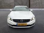 Volvo V60 2.4 D5 Twin Engine Special Edition (bj 2015), Auto's, Volvo, Automaat, Met garantie (alle), Wit, 1880 kg