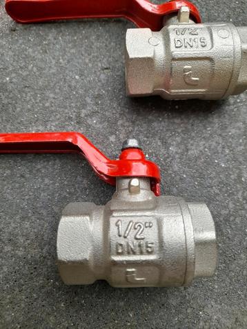Kogelkranen  1/2 ,       10 stuk.      25  euro beschikbaar voor biedingen