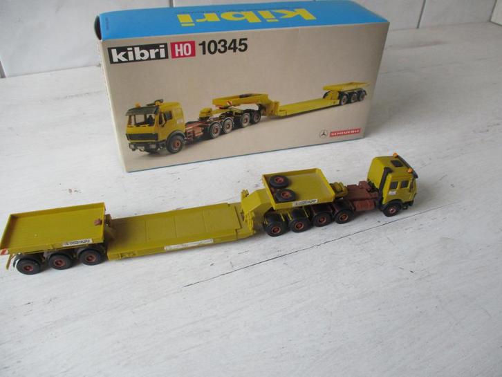 Kibri Mercedes Vrachtwagen met Oplegger no 10345, Hobby en Vrije tijd, Modelauto's | 1:87, Zo goed als nieuw, Bus of Vrachtwagen