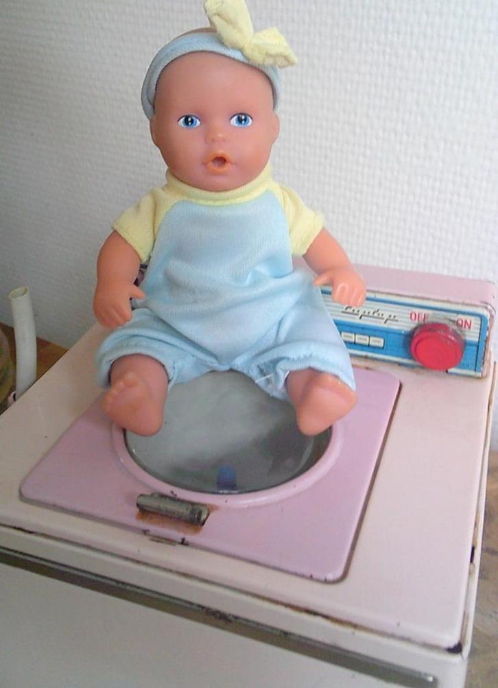 VINTAGE SIMBA klein baby poppetje, Verzamelen, Poppen, Gebruikt, Pop, Verzenden