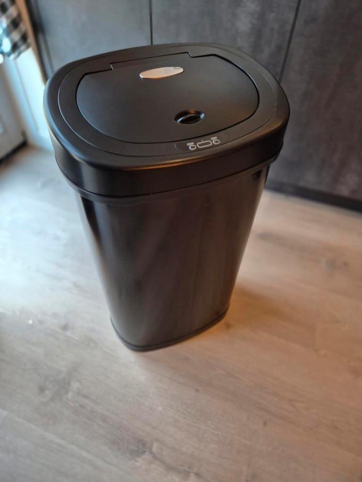 Homra FONIX Prullenbak met Sensor
Zwart 50 liter -Soft Close, Huis en Inrichting, Woonaccessoires | Prullenbakken, Gebruikt, Rvs