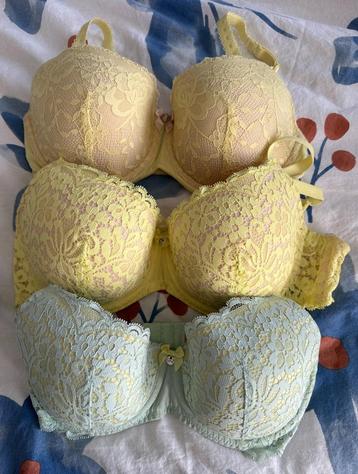 3x Hunkemoller voorgevormde beugel bh beha Maya 85C geel beschikbaar voor biedingen