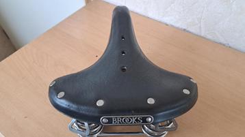 Zeer nette Brooks fietszadel type B67 herenmodel beschikbaar voor biedingen