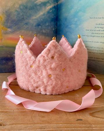 Waldorf vilten verjaardagskroon wol en vilt beschikbaar voor biedingen