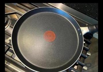 Tefal pannekoeken pan 25cm beschikbaar voor biedingen
