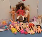 Verzameling kleine popjes, o.a. Mattel. Vanaf foto 7 kleding, Verzamelen, Poppen, Gebruikt, Ophalen of Verzenden