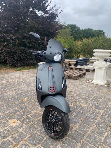 Custom Vespa Sprint - 80cc - 2016 - Akrapovic -daytona grijs beschikbaar voor biedingen