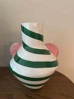 Gestreepte Vaas met Roze Details, Huis en Inrichting, Woonaccessoires | Vazen, Ophalen, Overige kleuren, Aardewerk of Porselein
